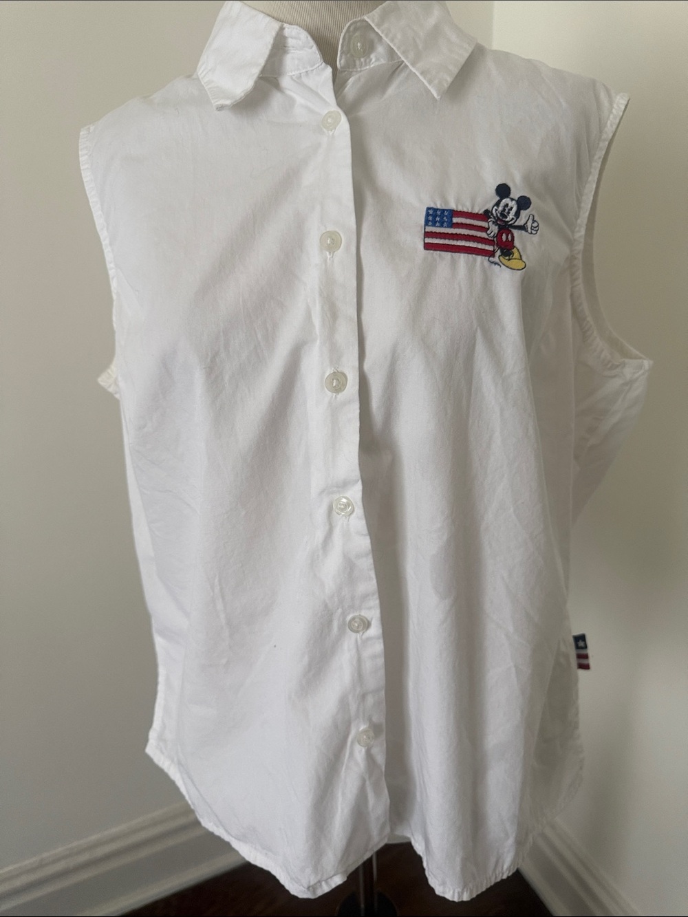Vintage Disney White Sleeveless Button-Front Shirt with Patriotic Embroidered XL